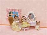 SYLVANIAN FAMILIES SET TAVOLINO BEAUTY E CAMERA DA LETTO