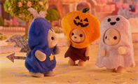 SYLVANIAN FAMILIES TRIO DOLL SET WITH HALLOWEEN COSTUMES